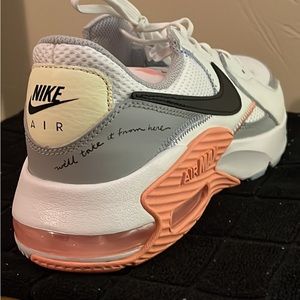 Nike Air Max brand new never worn!!